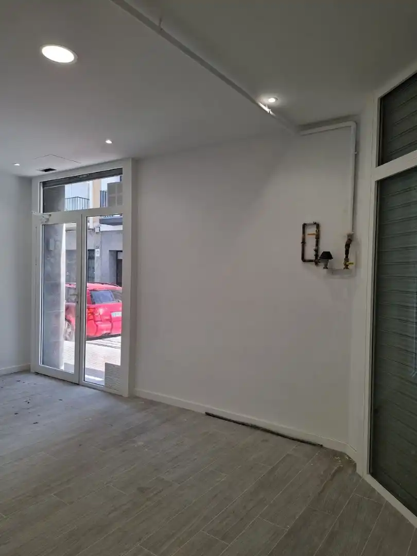 Local comercial de lloguer a Calella, imagen 2