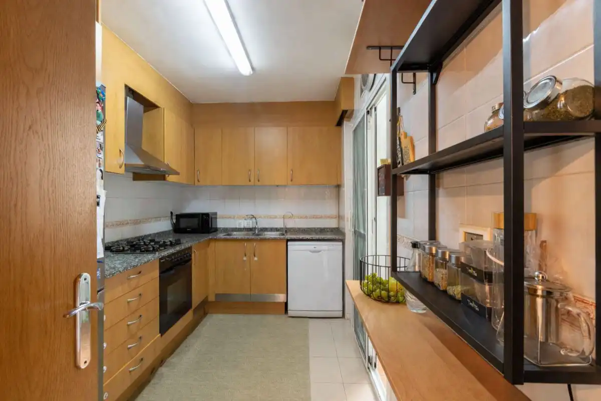 Cocina de Piso en venta en Terrassa con Calefacción y Balcón