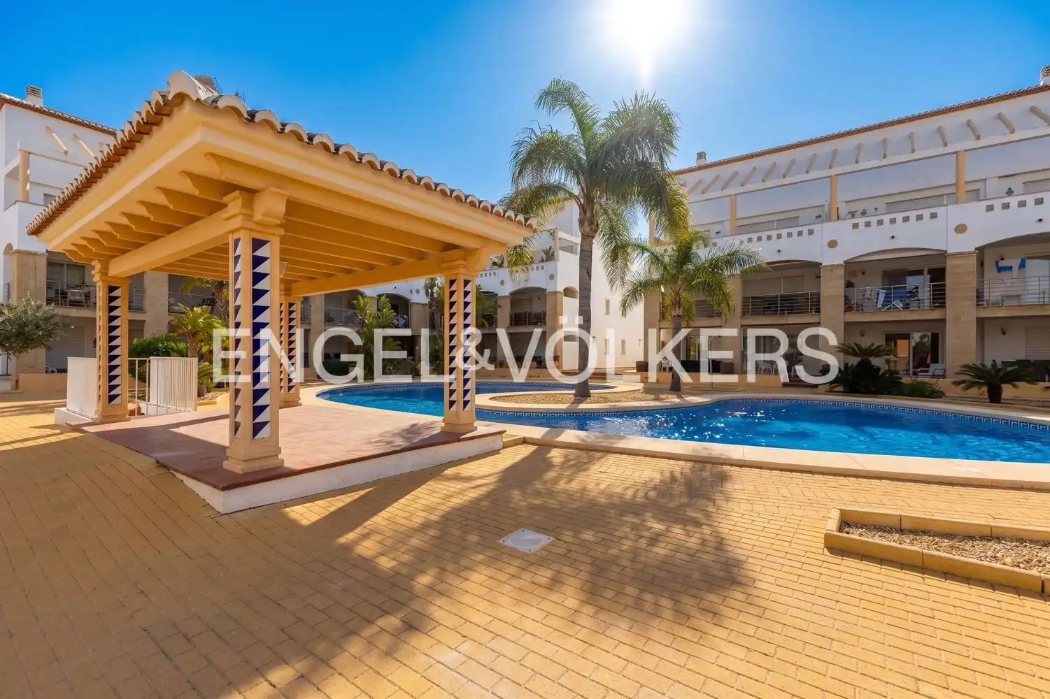 Außenansicht von Wohnung zum Verkauf in Jávea / Xàbia mit Klimaanlage, Heizung und Schwimmbad