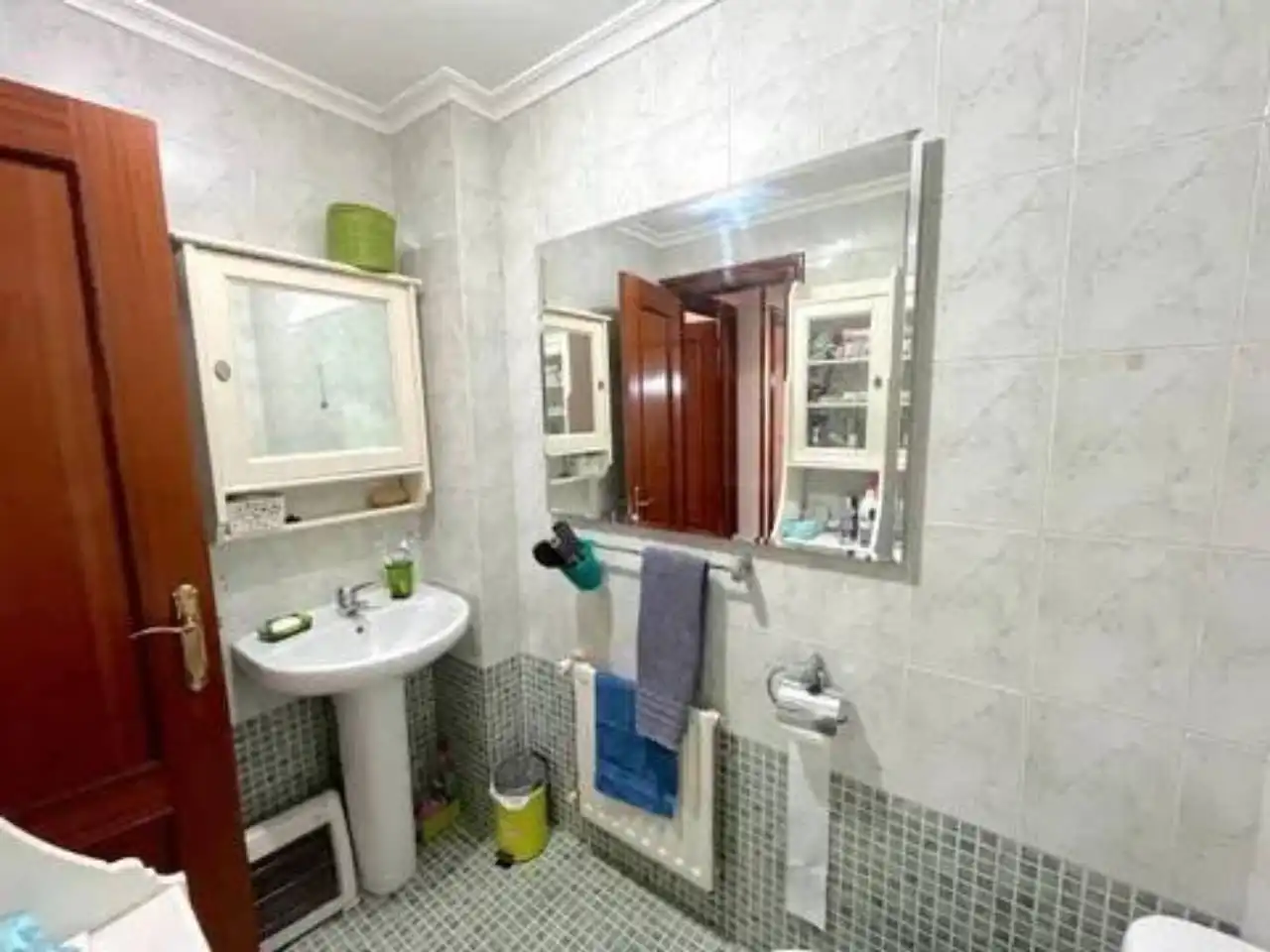 Badezimmer von Wohnung zum Verkauf in Erandio