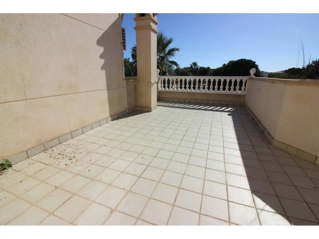 Terrassa de Casa o xalet en venda en Roquetas de Mar amb Aire condicionat, Jardí privat i Terrassa
