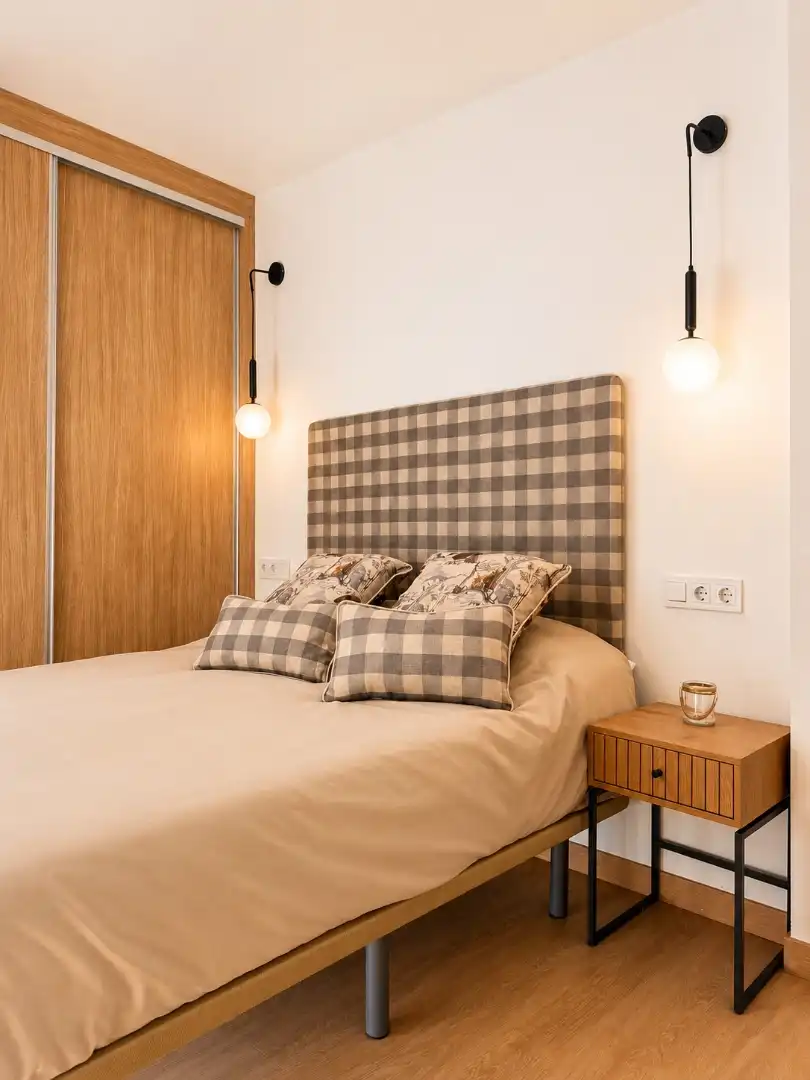 Habitación de Casa adosada en venta en Coria del Río con Aire acondicionado, Jardín privado y Terraza