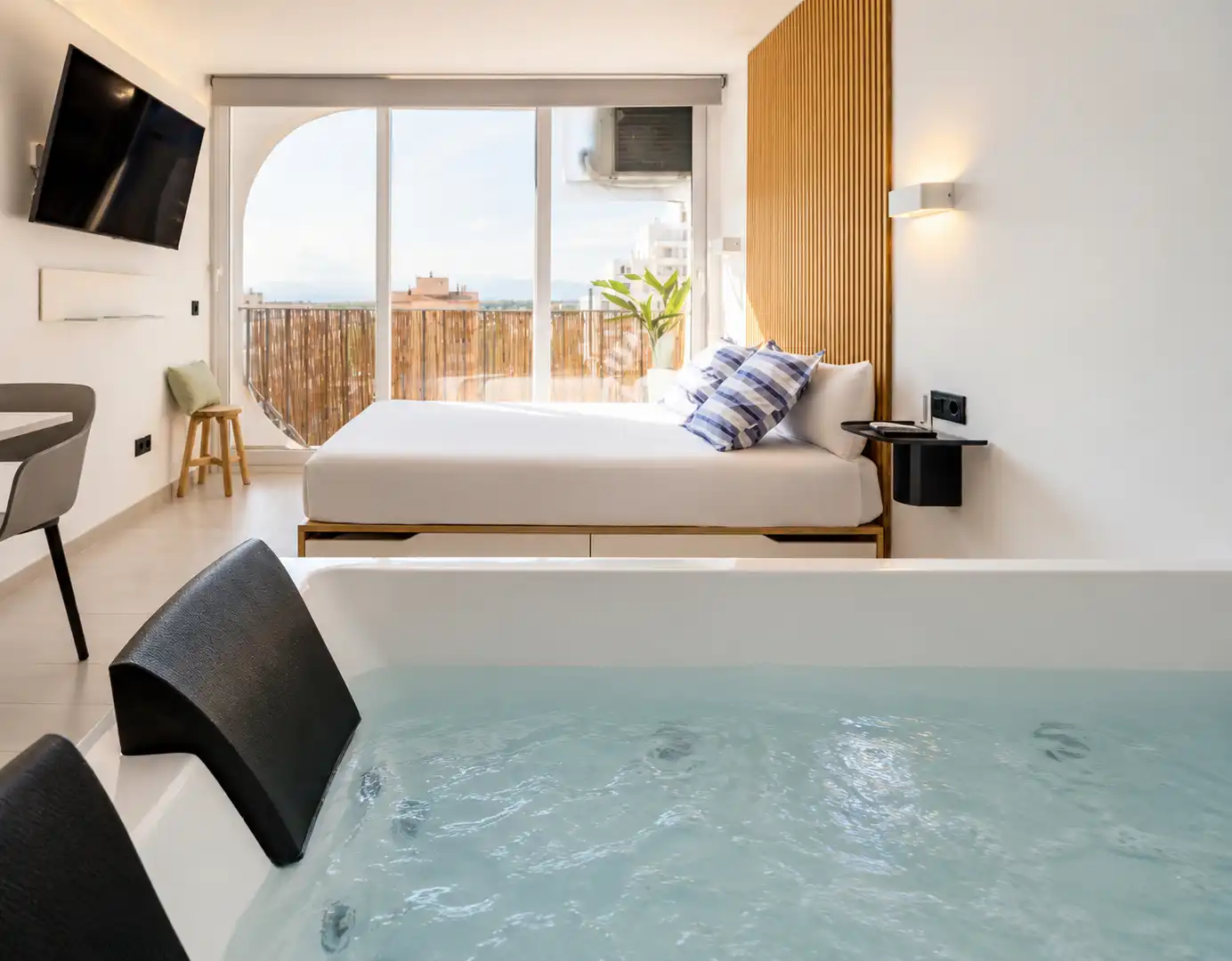 Bedroom of Study for sale in Empuriabrava  with Air Conditioner and Jacuzzi