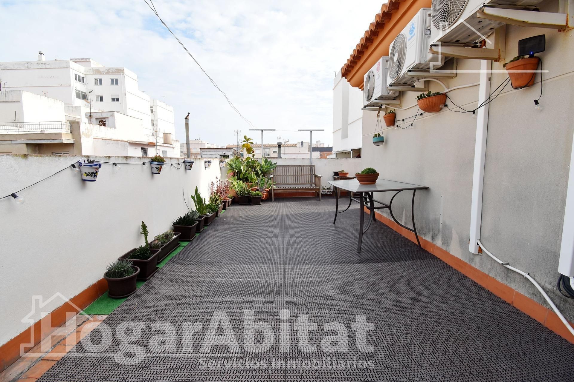 Vista exterior de Casa o xalet en venda en Xeraco amb Aire condicionat, Calefacció i Terrassa