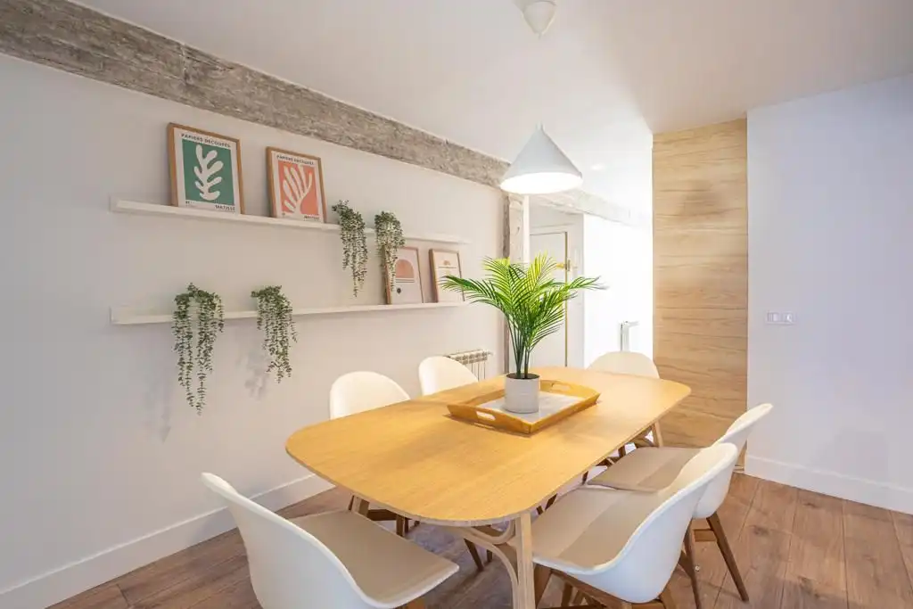Room in Calle del Arroyo, 30, Valdeacederas