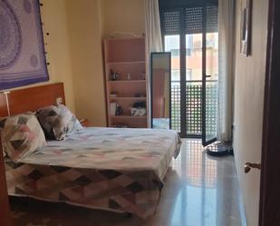 Dormitori de Apartament de lloguer en  Granada Capital amb Aire condicionat, Calefacció i Moblat