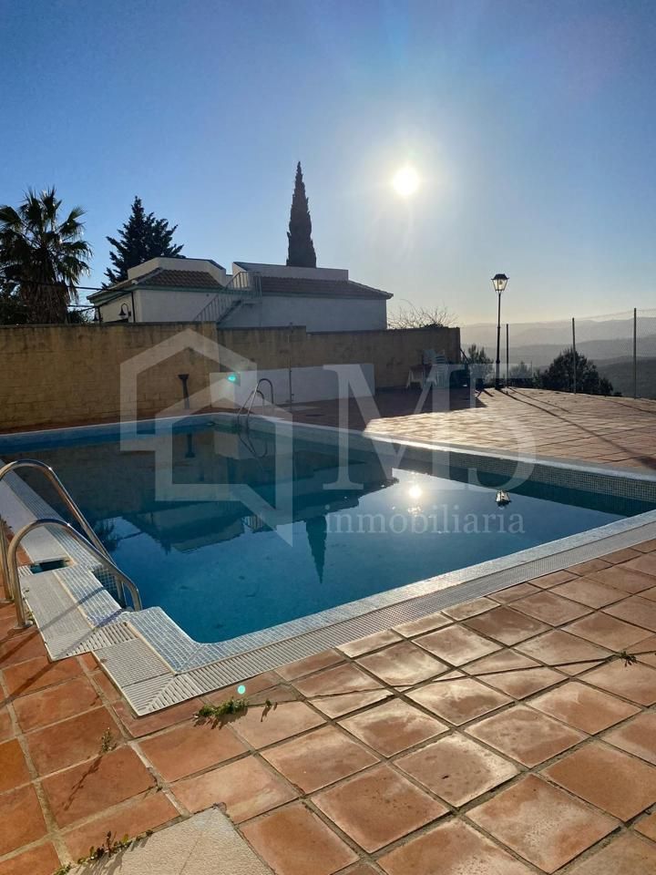 Piscina de Planta baixa en venda en Alcaucín amb Traster i Piscina comunitària