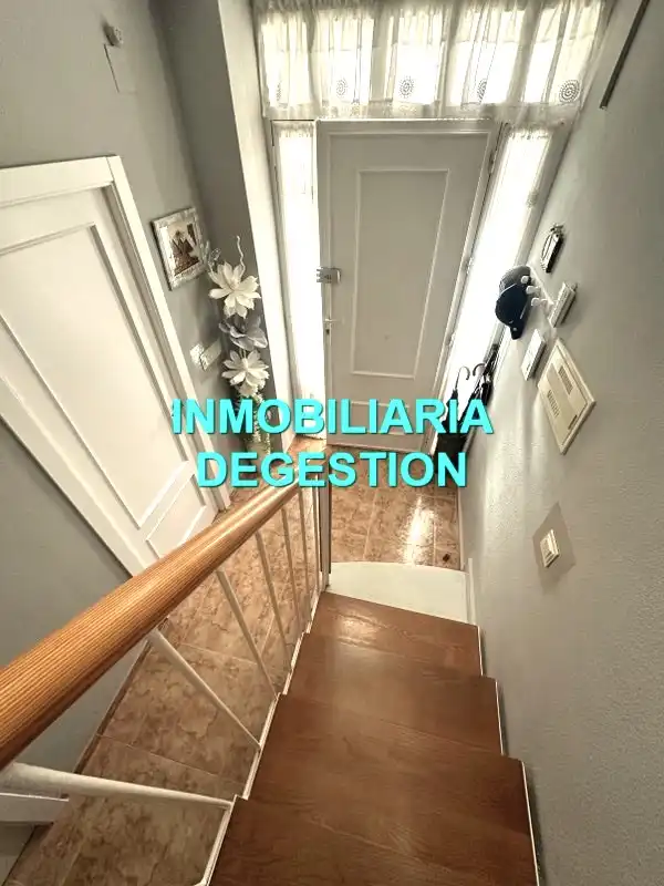 Casa o xalet en venda en Linares amb Aire condicionat, Calefacció i Jardí privat