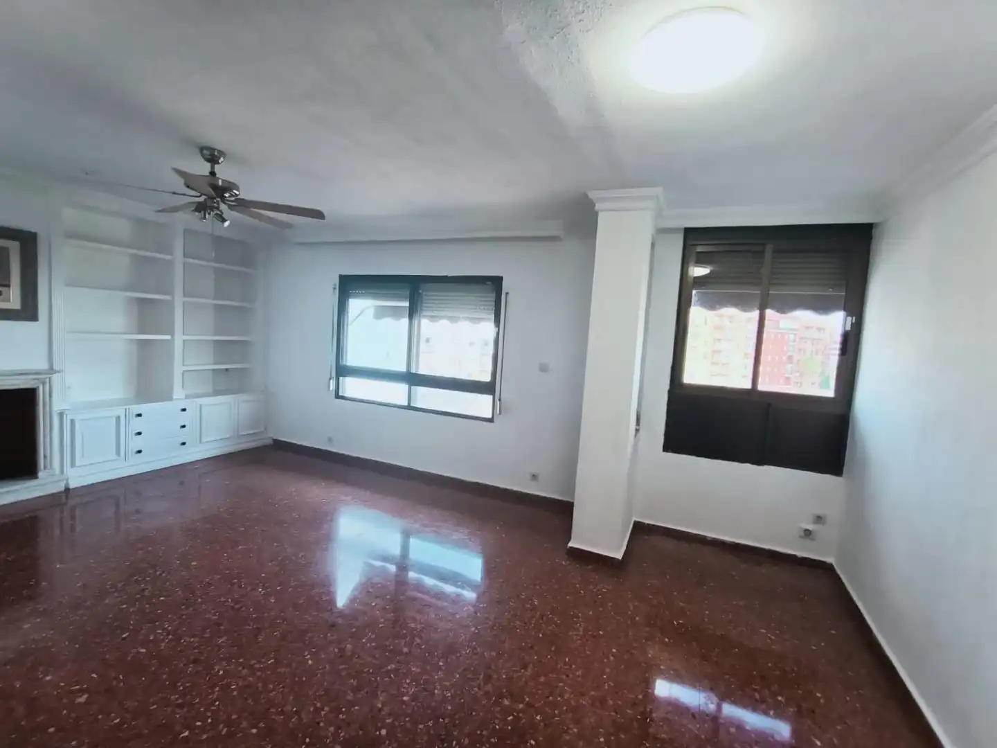 Sala d'estar de Pis en venda en Valencia amb Aire condicionat i Calefacció