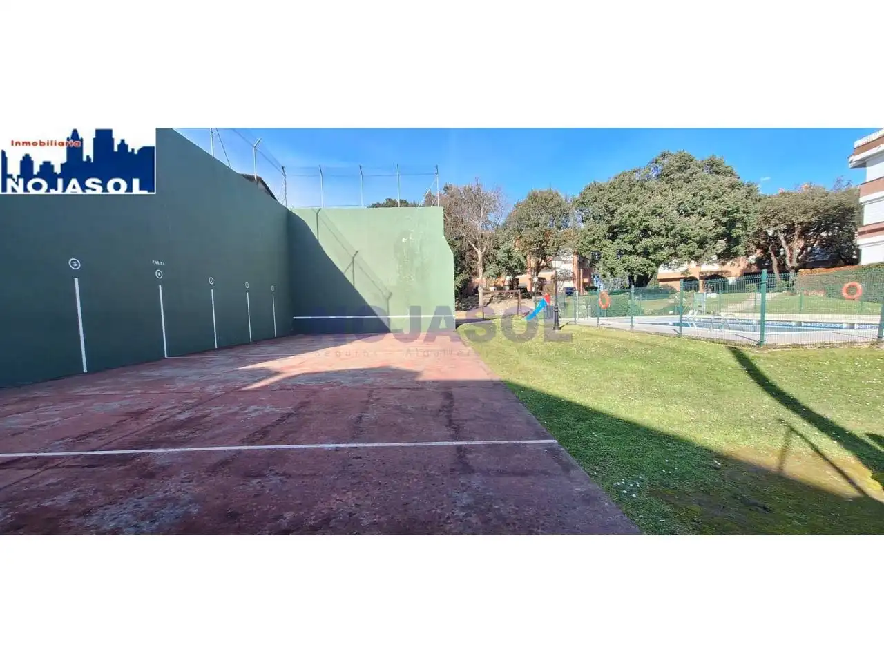 Jardí de Apartament de lloguer en Noja amb Calefacció, Terrassa i Traster