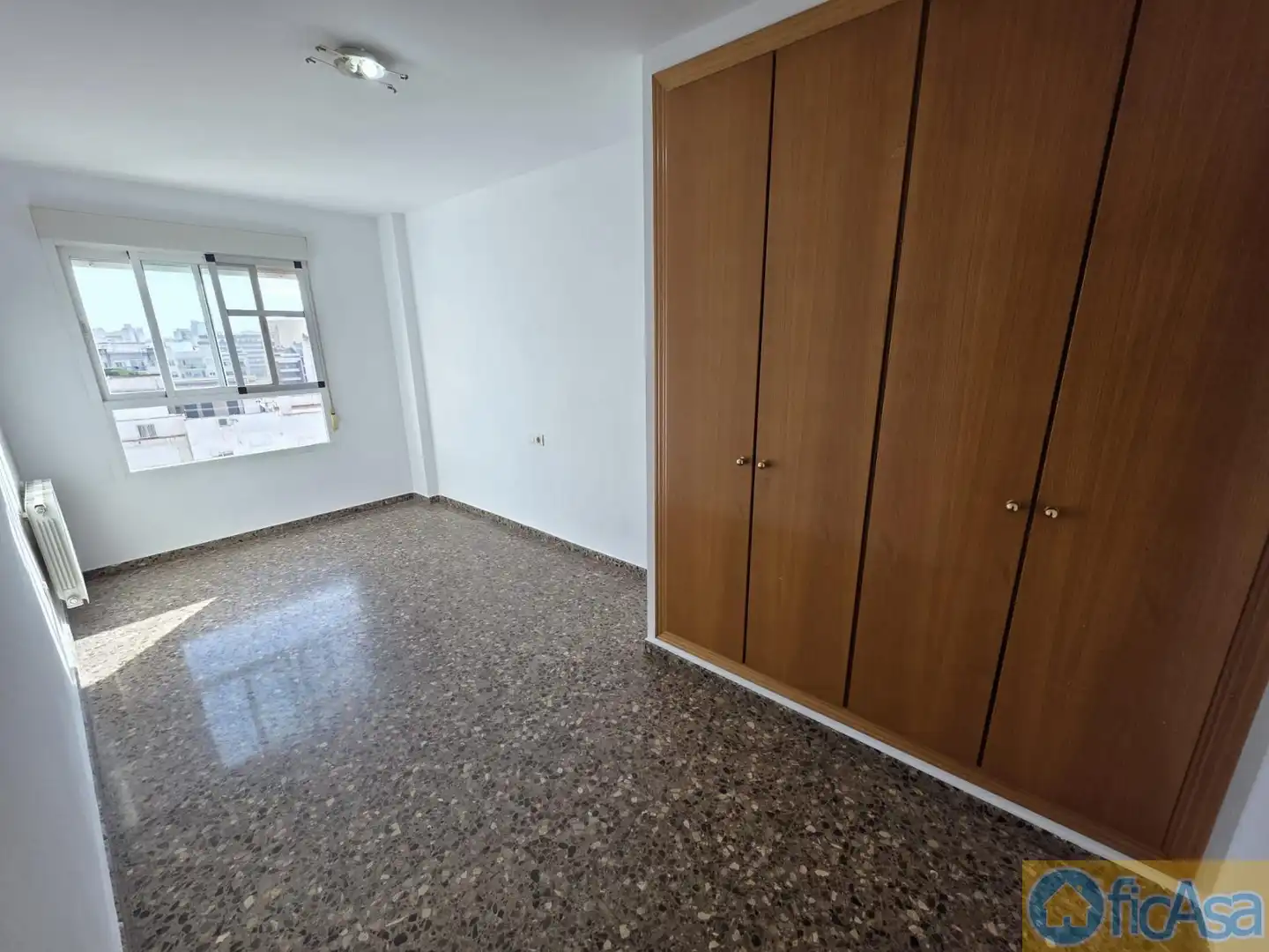 Habitación de Ático en venta en Castellón de la Plana / Castelló de la Plana con Aire acondicionado, Calefacción y Terraza