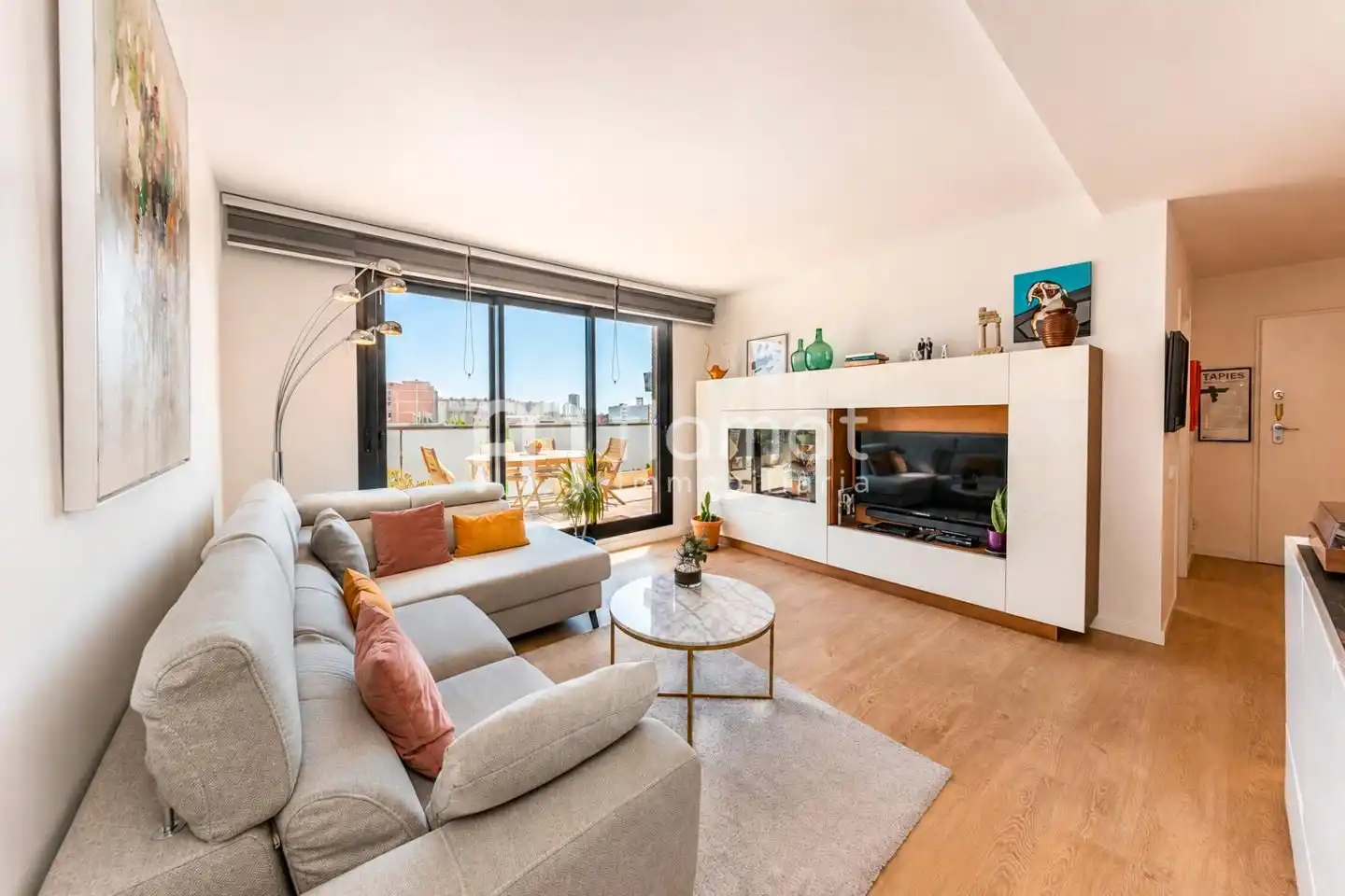 Sala de estar de Piso en venta en L'Hospitalet de Llobregat con Aire acondicionado, Calefacción y Terraza