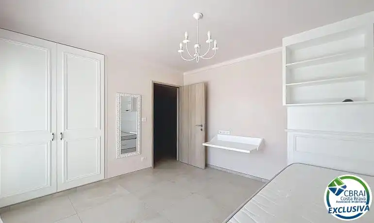 Dormitori de Casa o xalet en venda en Empuriabrava amb Aire condicionat, Calefacció i Jardí privat