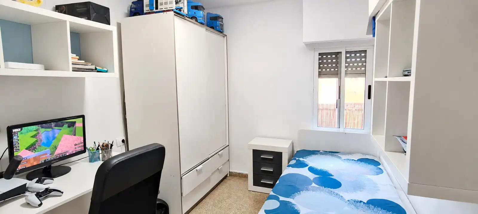 Flat with terrace for sale in Carrer de Jacinto Benavente, imagen 7