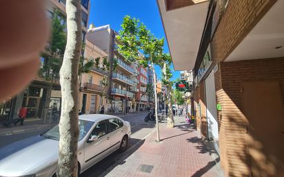 Vista exterior de Local en venda en L'Hospitalet de Llobregat