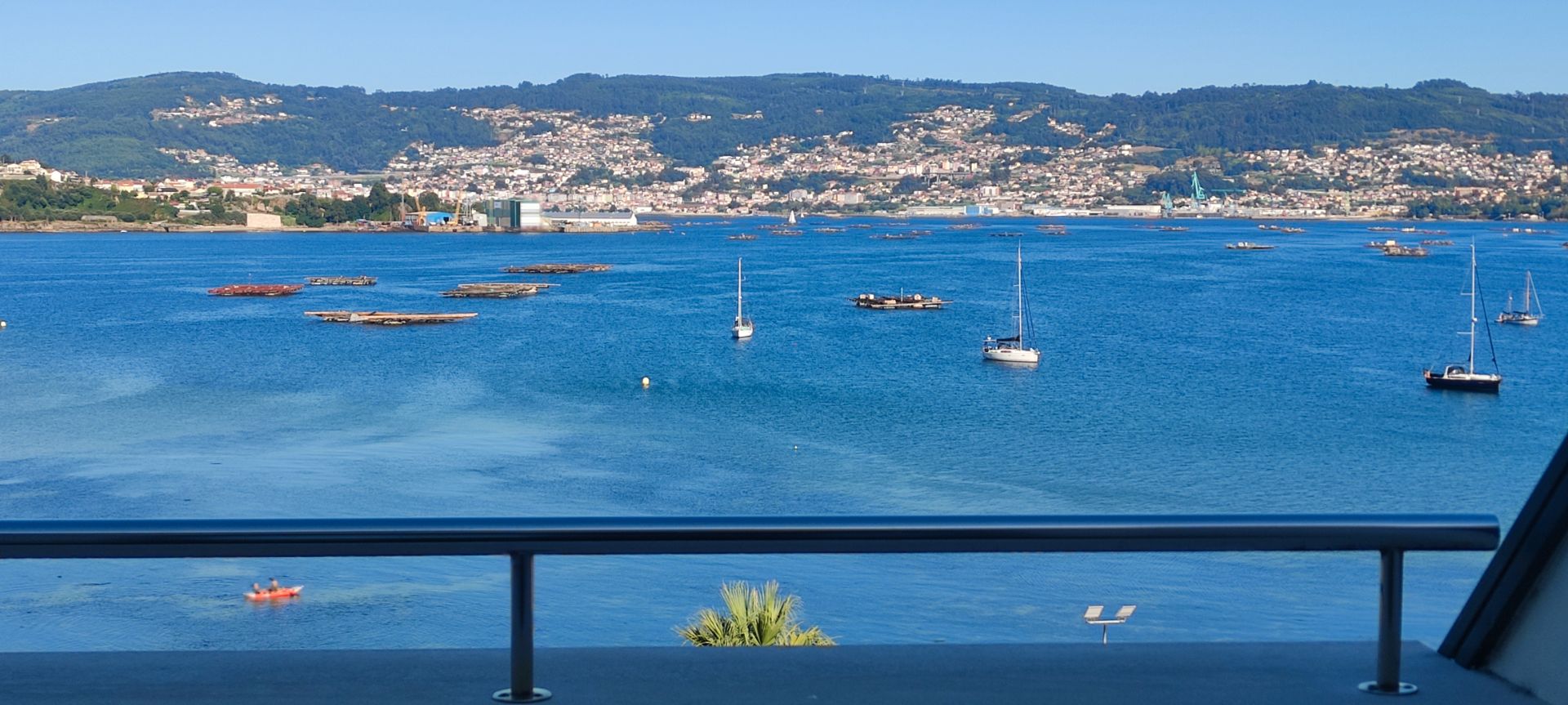 Vista exterior de Àtic en venda en Moaña amb Calefacció, Parquet i Terrassa