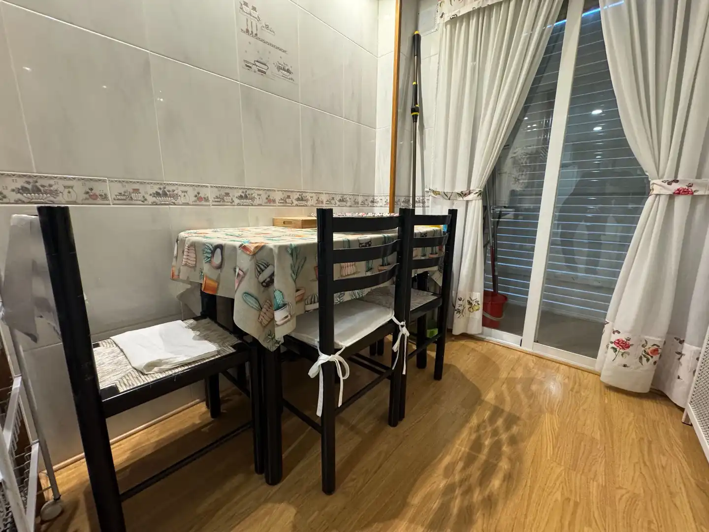 Esszimmer von Wohnung zum Verkauf in Girona mit Klimaanlage, Heizung und Möbliert