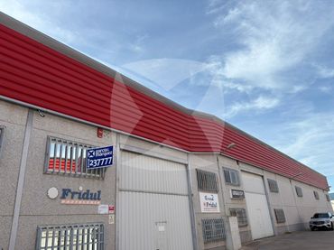Nave industrielle à vendre à Calle Nevero Diecinueve