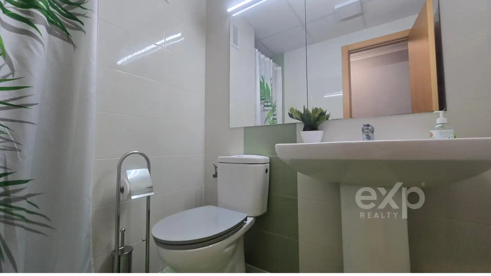 Bathroom of Flat for sale in Almenara  with Heating, Parquet flooring and Storage room