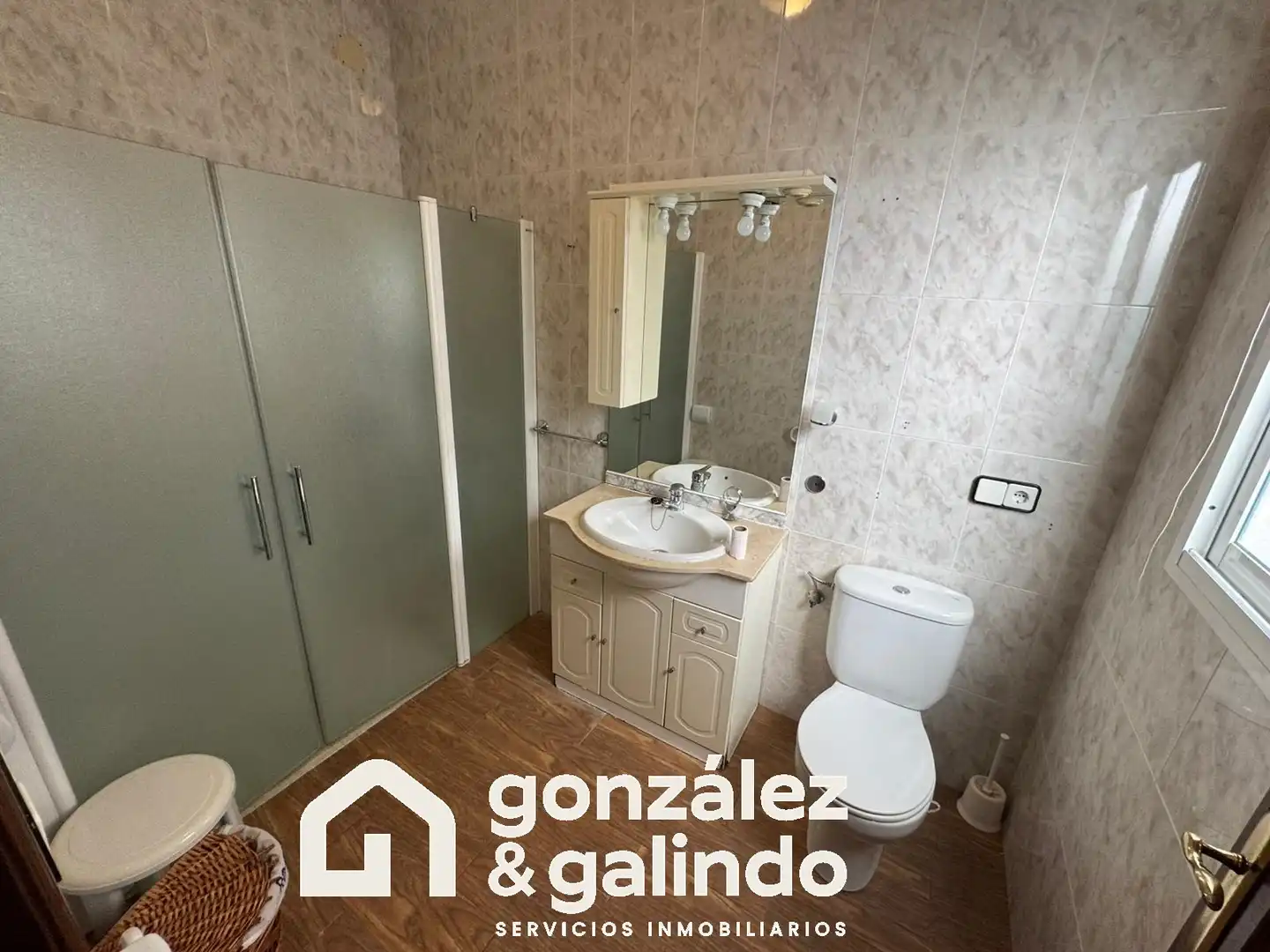 Baño de Finca rústica en venta en Gilena