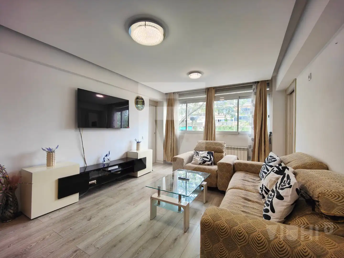 Living room of Flat for sale in Barcelona  with Air Conditioner, Heating and Parquet flooring