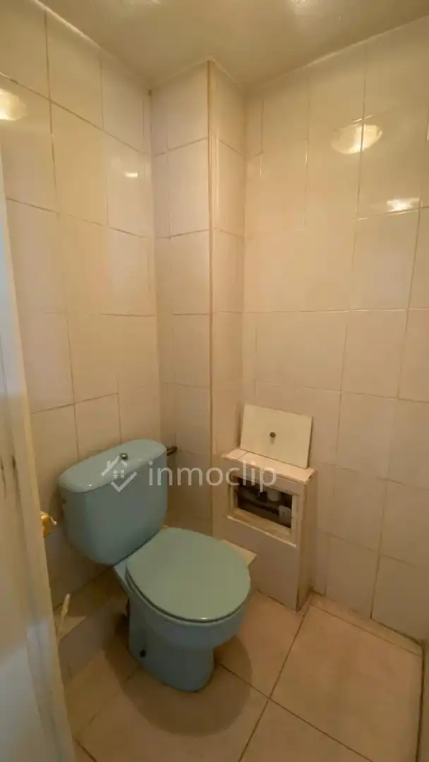Bathroom of Commercial properties for rent in Salamanca