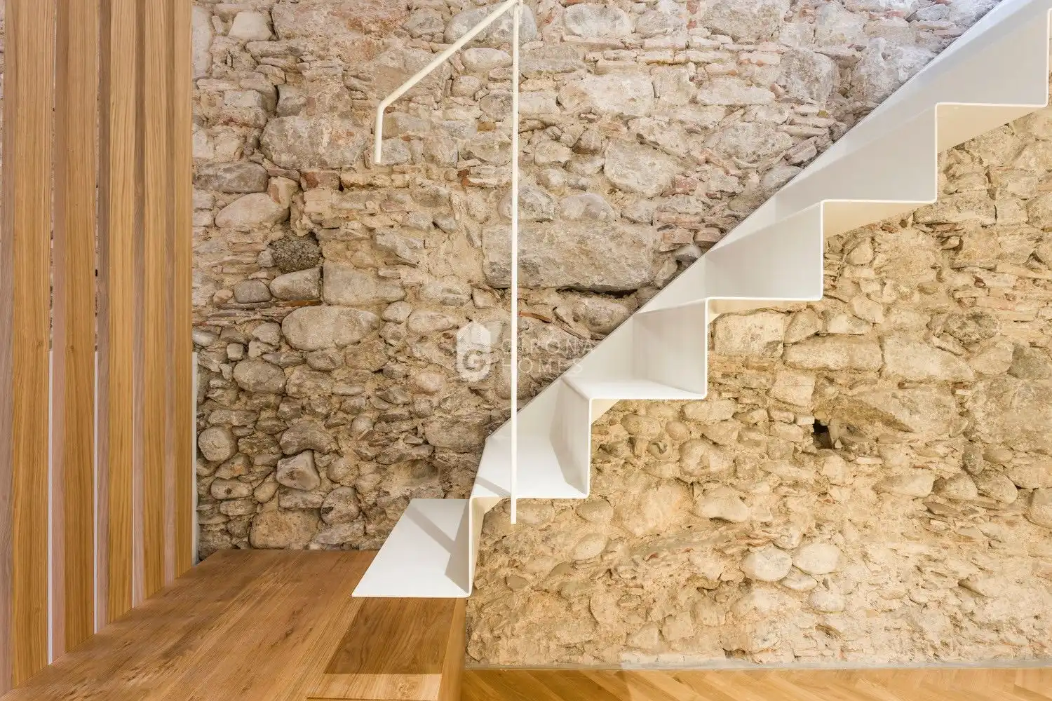 Attic for rent in Girona  with Air Conditioner, Heating and Pets allowed