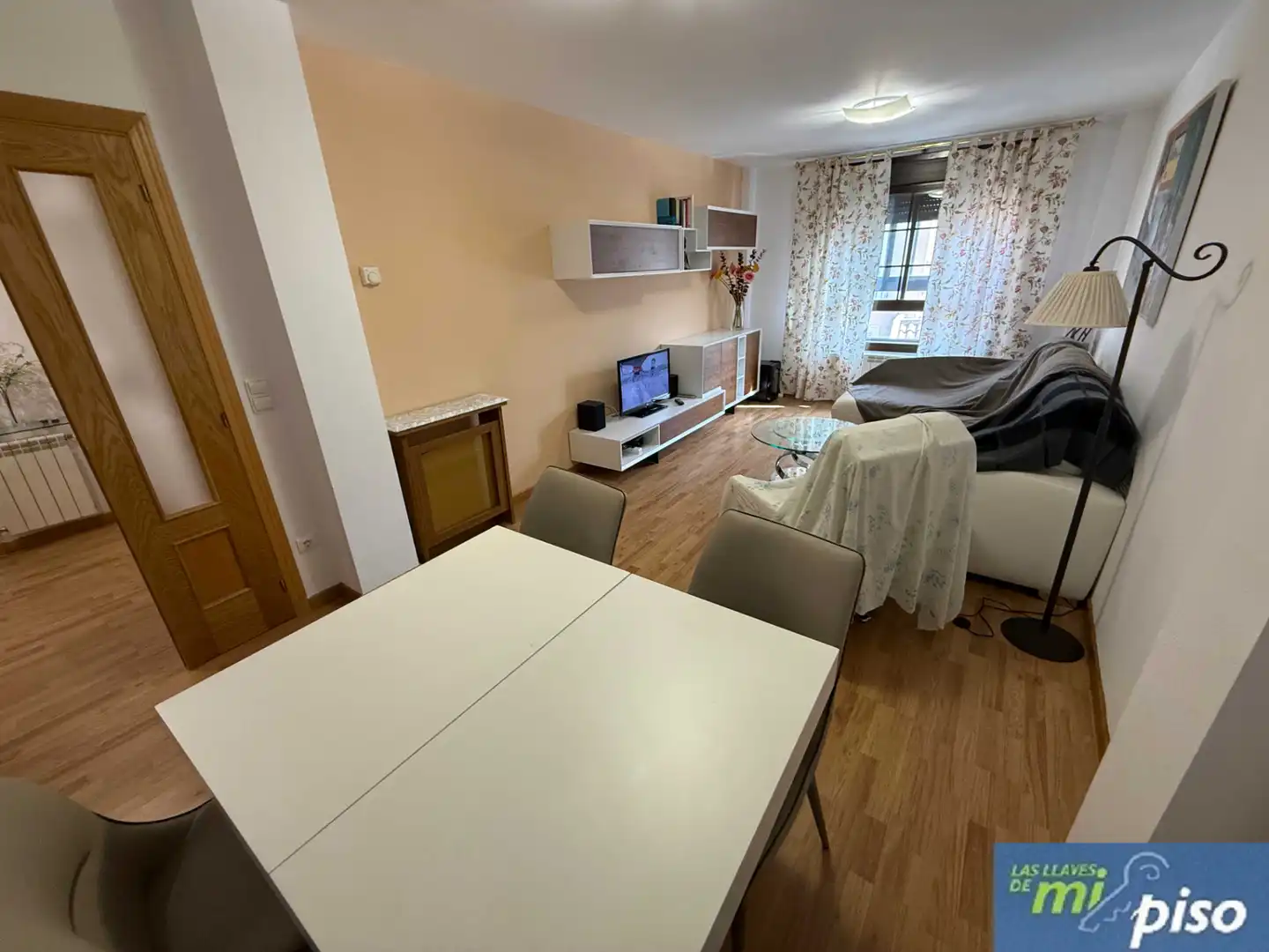 Living room of Flat for sale in Tudela de Duero  with Heating, Parquet flooring and Storage room