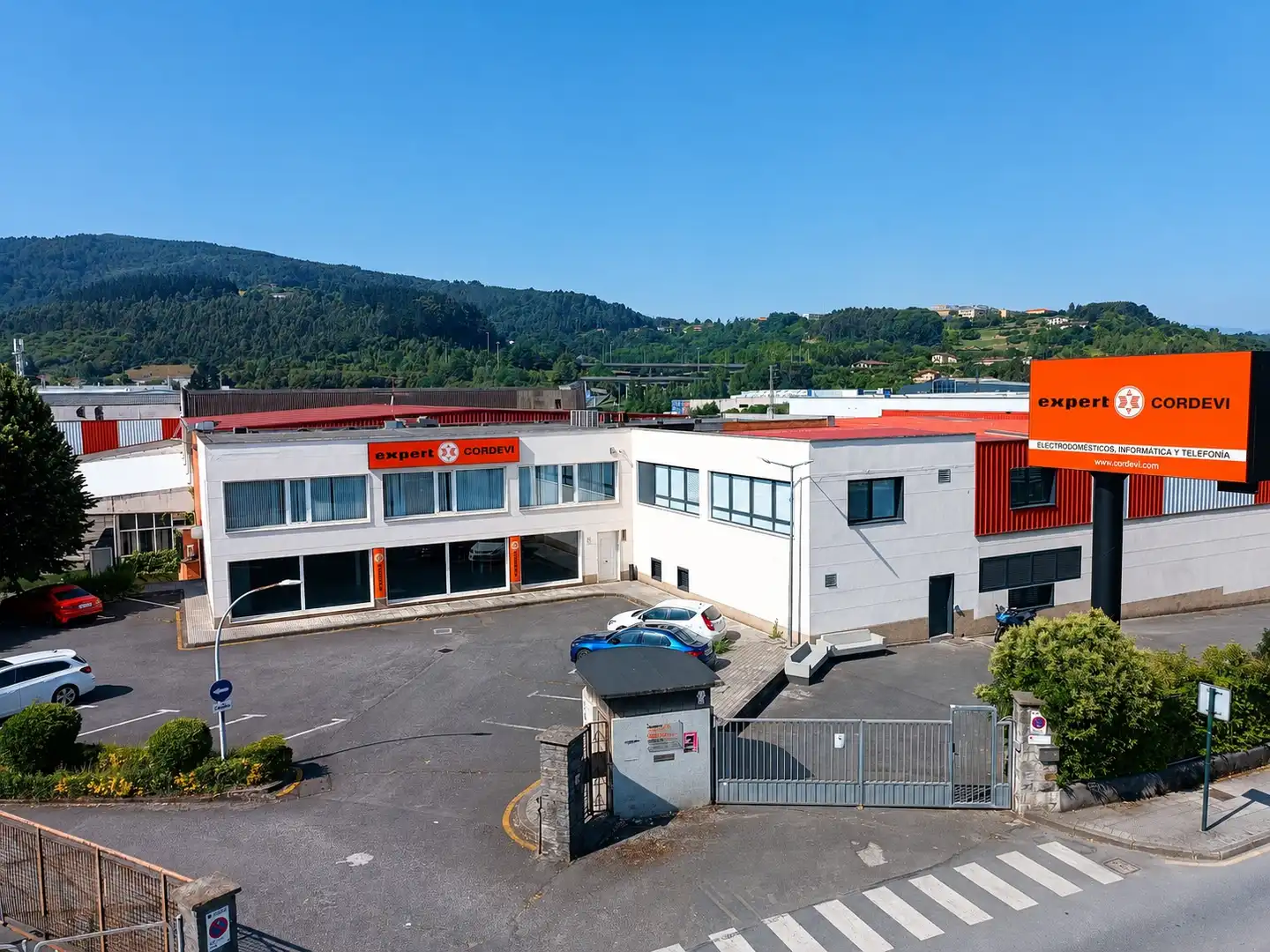 Vista exterior de Nave industrial en venta en Derio