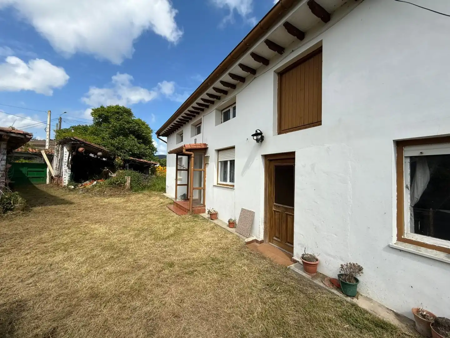 Vista exterior de Casa o xalet en venda en Noja amb Jardí privat, Terrassa i Balcó