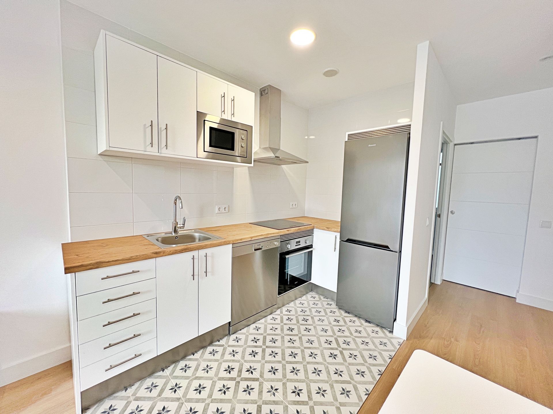 Küche von Wohnung zur Miete in Lugo Capital mit Heizung, Möbliert und Ofen