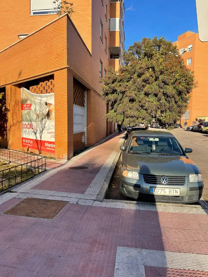 Parking of Commercial properties for sale in Parla