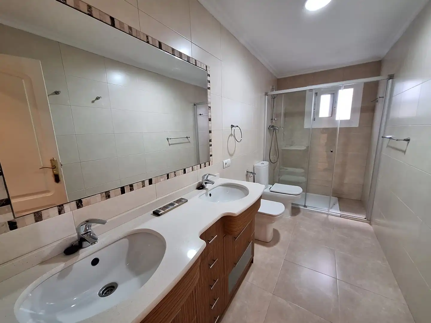 Bathroom of Flat for sale in Elche / Elx  with Terrace and Balcony
