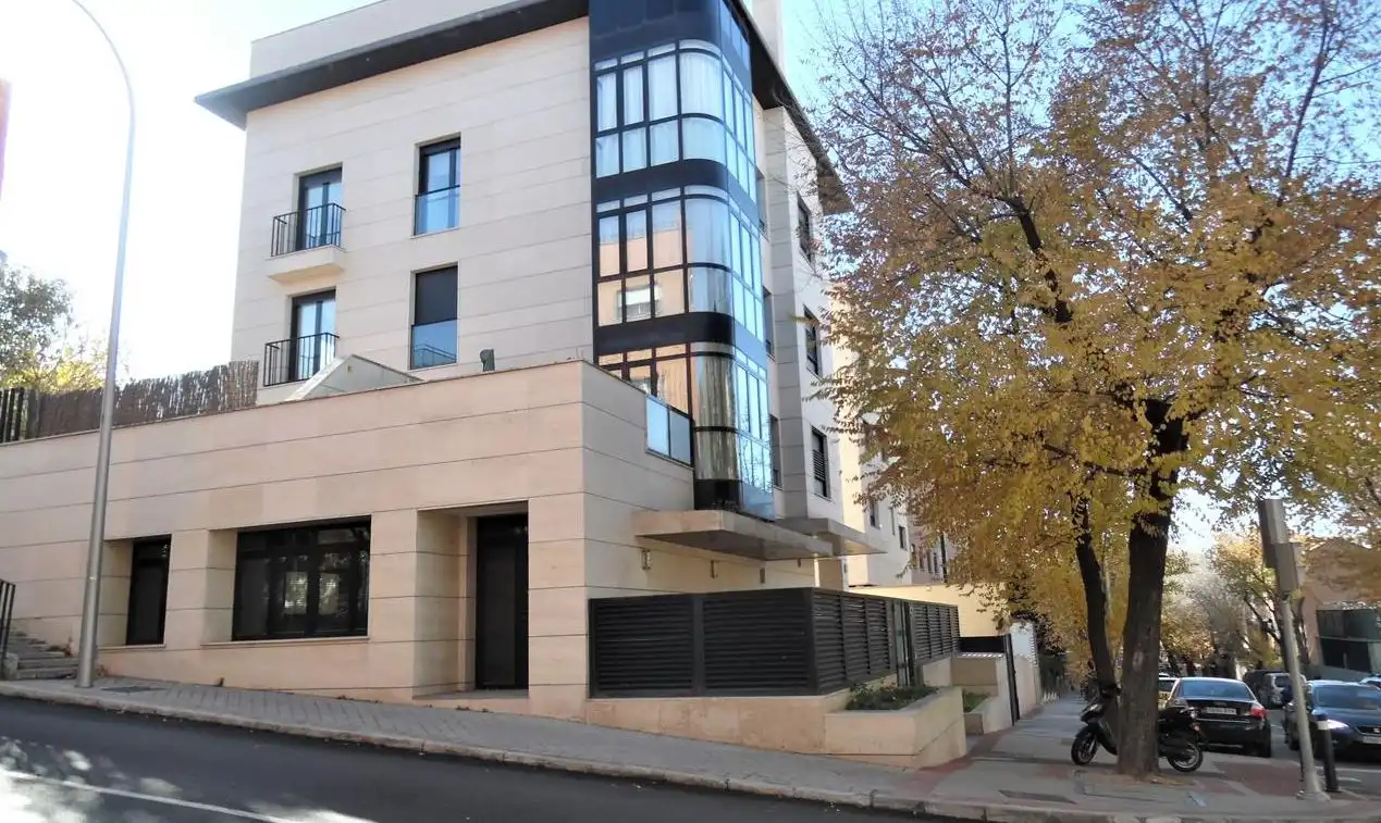 Vista exterior de Garaje en venta en Ciudad Lineal