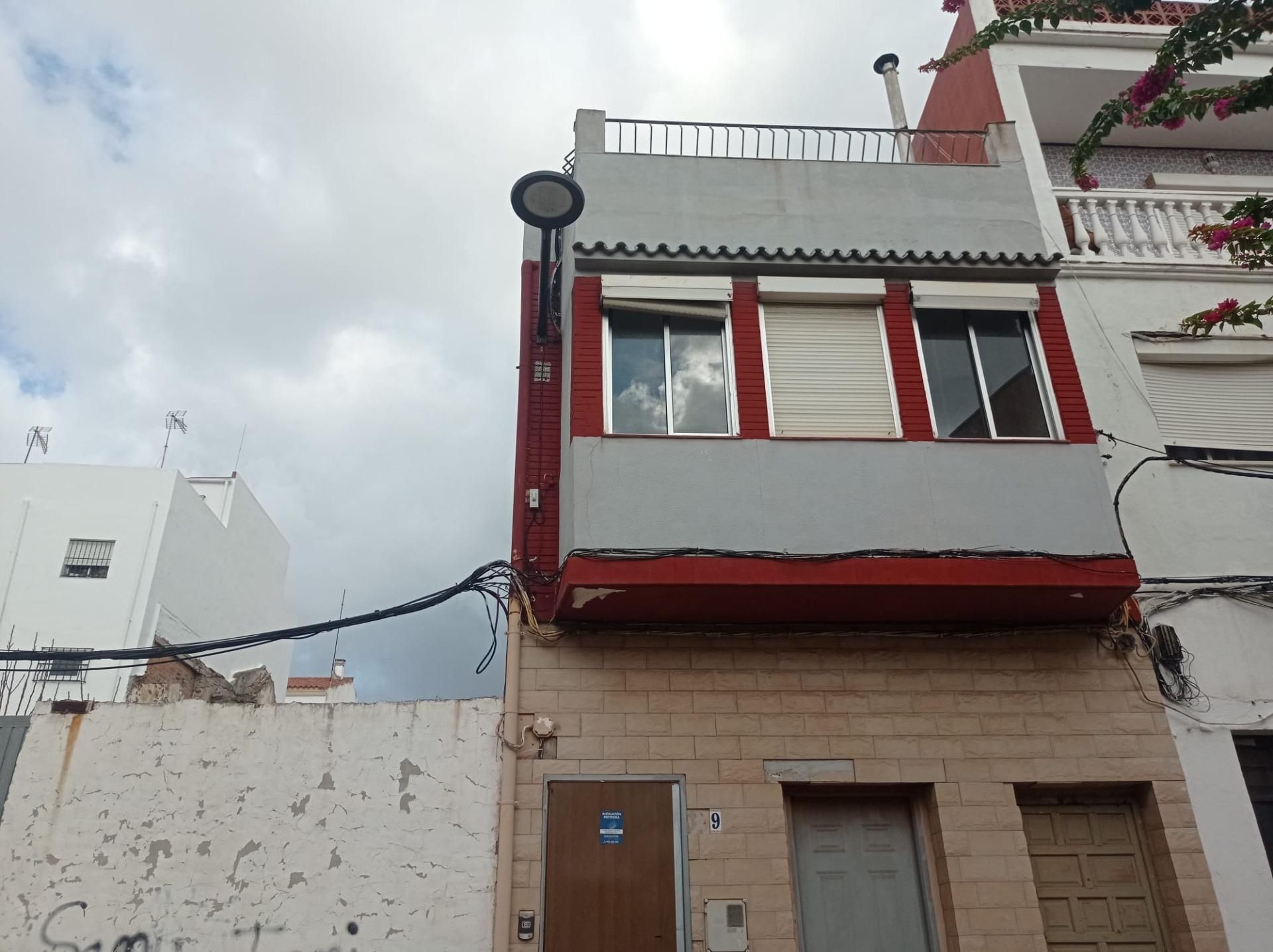 Exterior view of Single-family semi-detached for sale in Algeciras