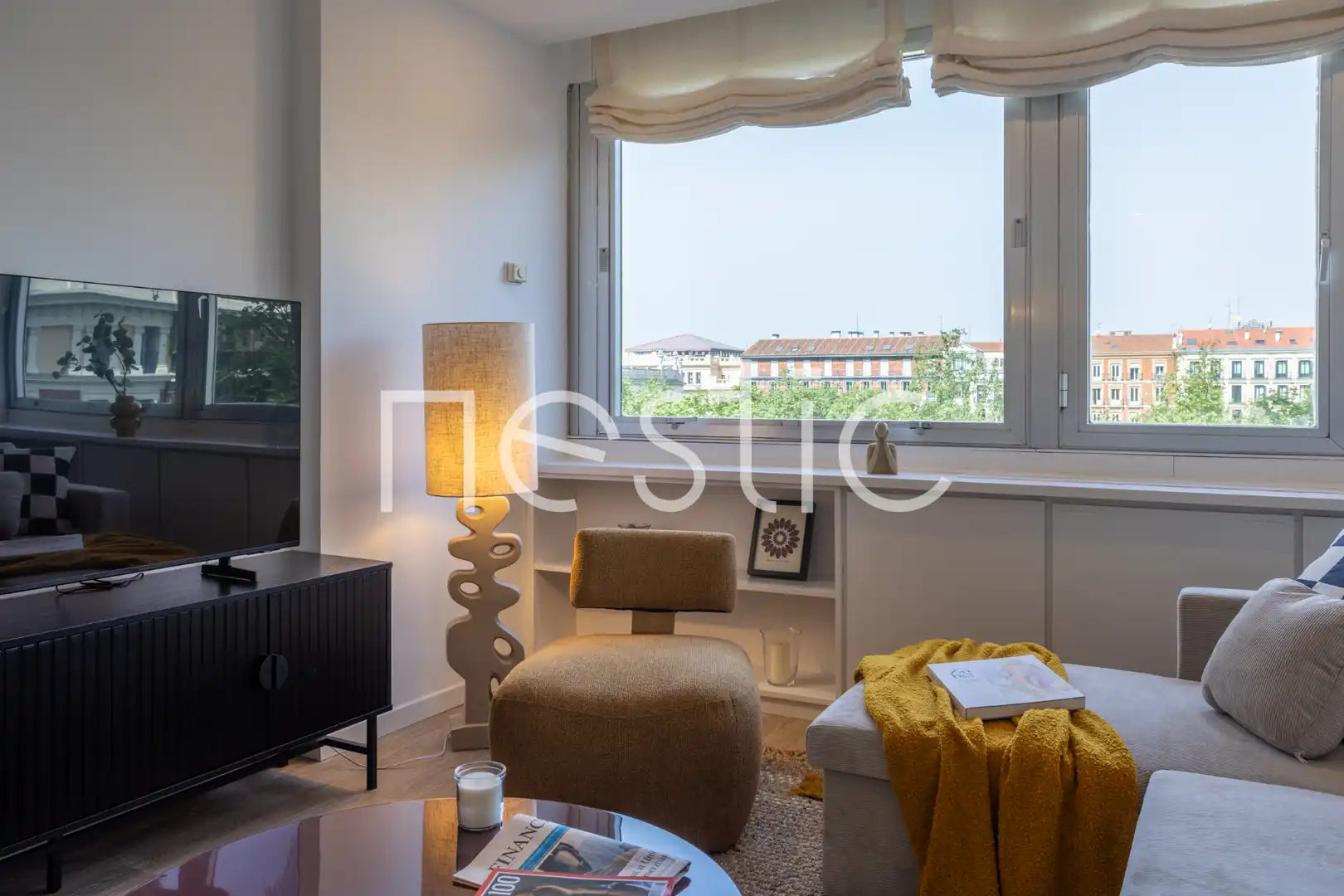 Sala de estar de Apartamento de alquiler en Madrid con Aire acondicionado, Calefacción y Amueblado
