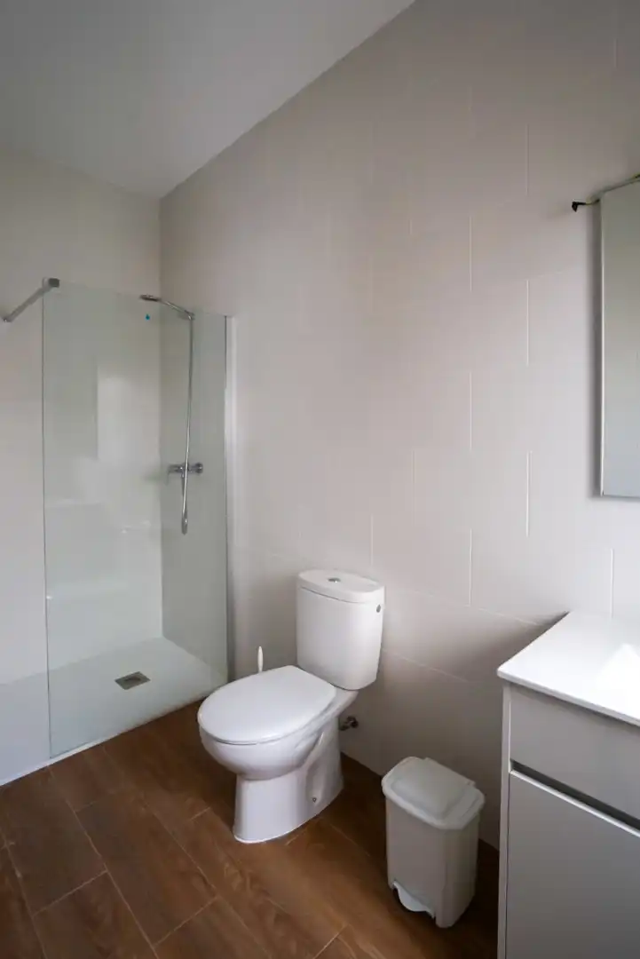 Baño de Casa adosada en venta en Ardales con Aire acondicionado, Jardín privado y Trastero