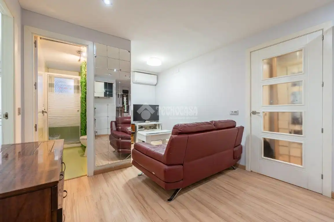 Sala d'estar de Pis en venda en Residencial Jarama