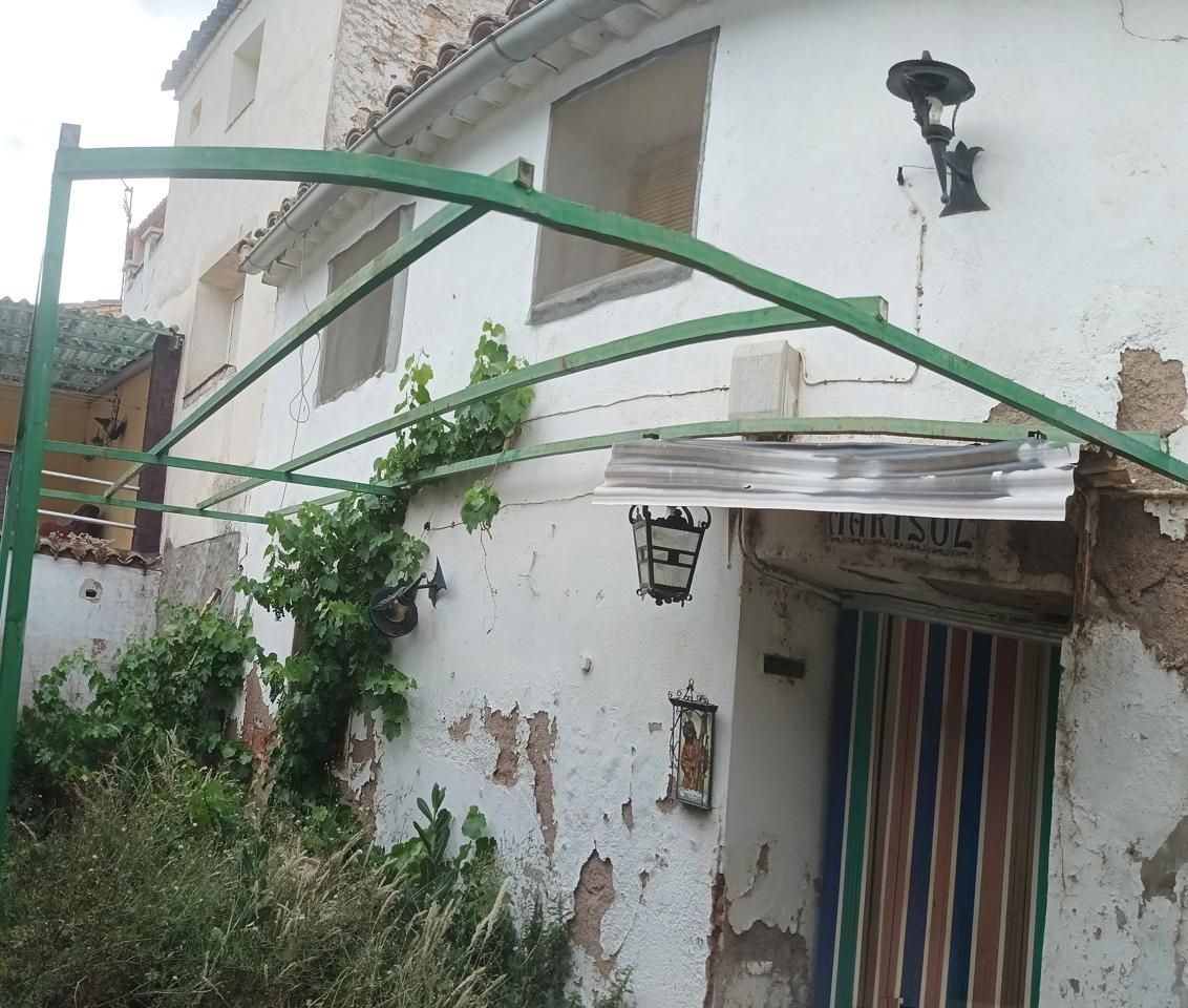 Vista exterior de Casa o xalet en venda en Calatayud amb Jardí privat