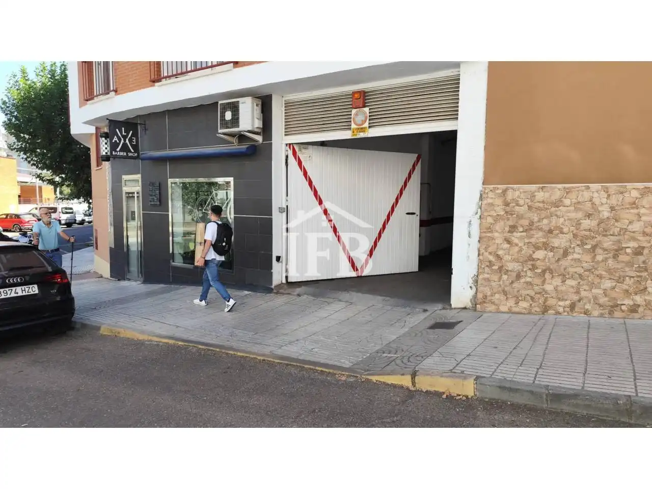 Parking with lift to rent in Calle Vicente Delgado Algaba 98, imagen 4