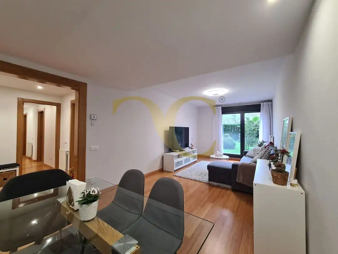 Wohnzimmer von Wohnung zum Verkauf in Oviedo  mit Heizung, Privatgarten und Terrasse