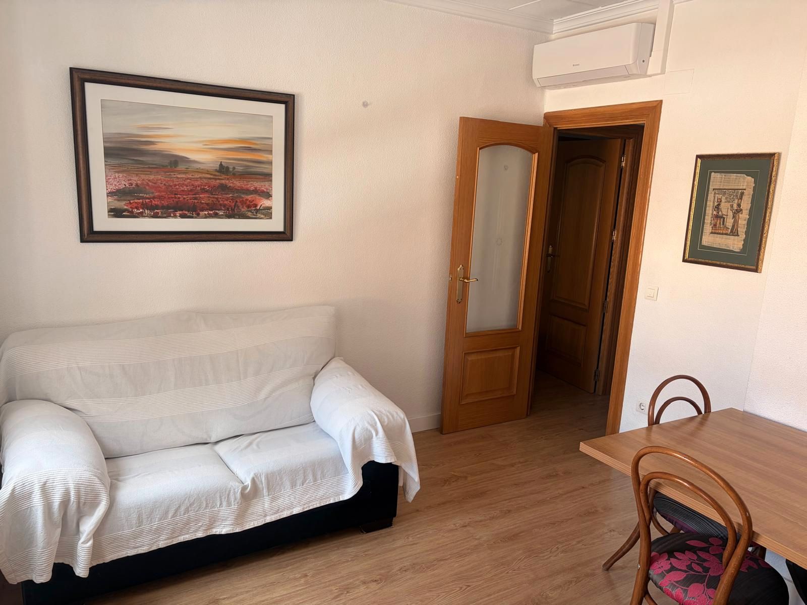 Sala d'estar de Pis de lloguer en Villena amb Aire condicionat, Parquet i Moblat