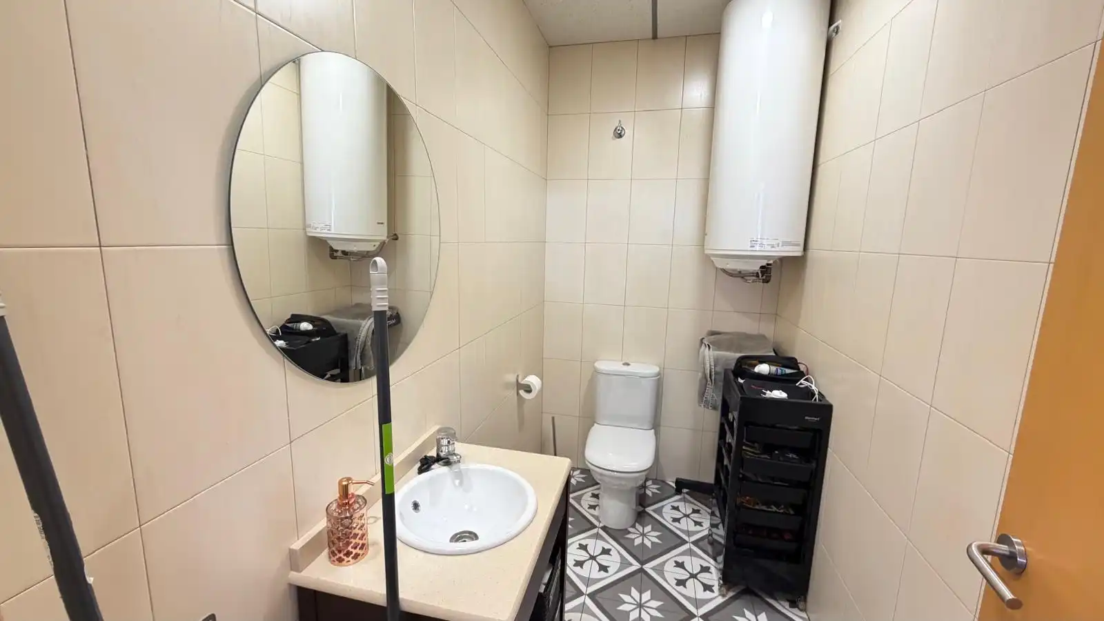 Baño de Local en venta en Cassà de la Selva con Aire acondicionado y Amueblado