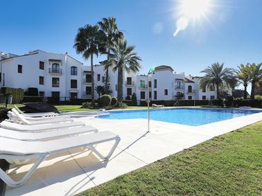 Apartament amb piscina en venda a Benahavís pueblo