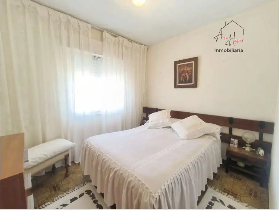 Habitación de Casa o chalet en venta en Calvarrasa de Abajo con Calefacción, Terraza y Trastero