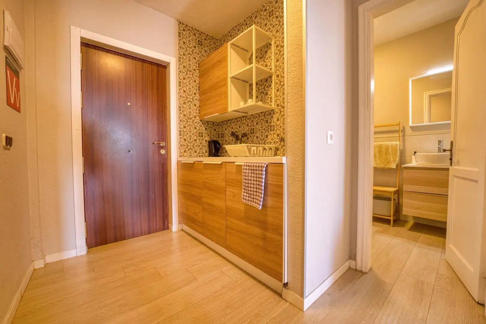 Estudio de alquiler en Calle Países Bajos, San Eugenio Alto