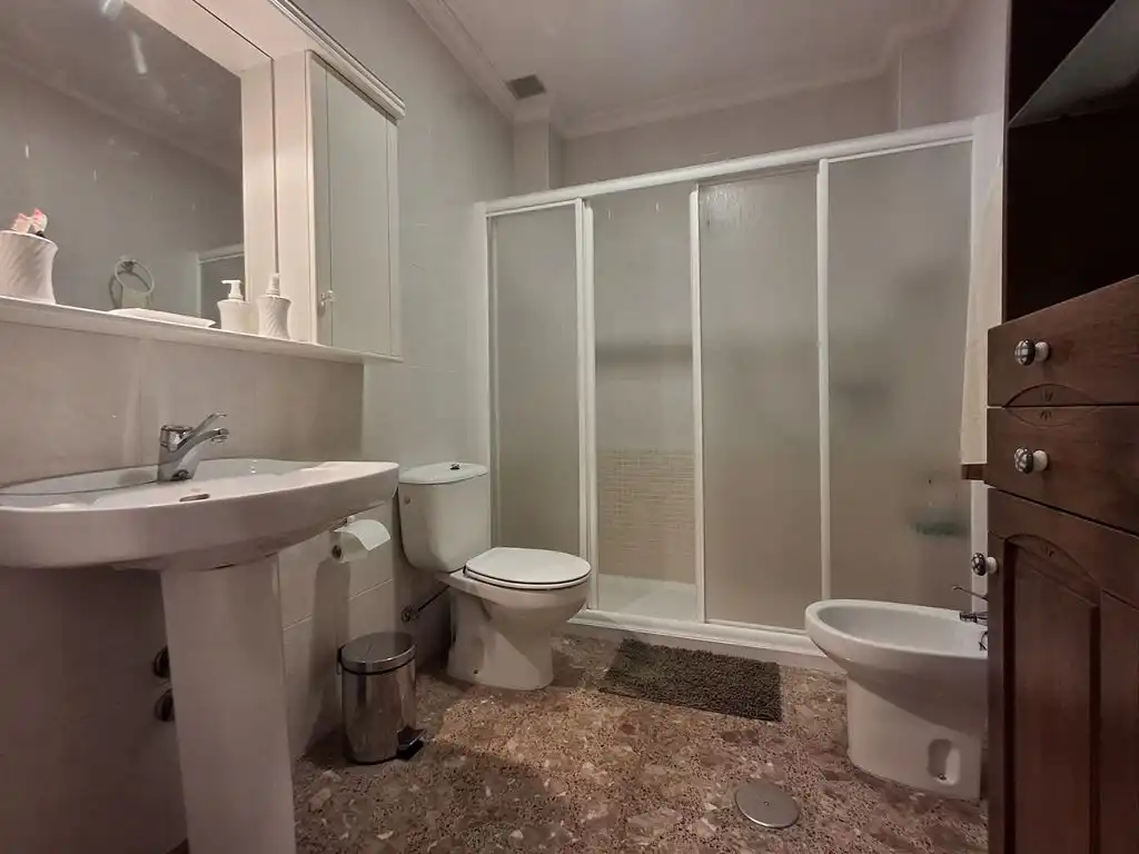 Baño de Casa o chalet en venta en La Roda con Calefacción, Terraza y Trastero