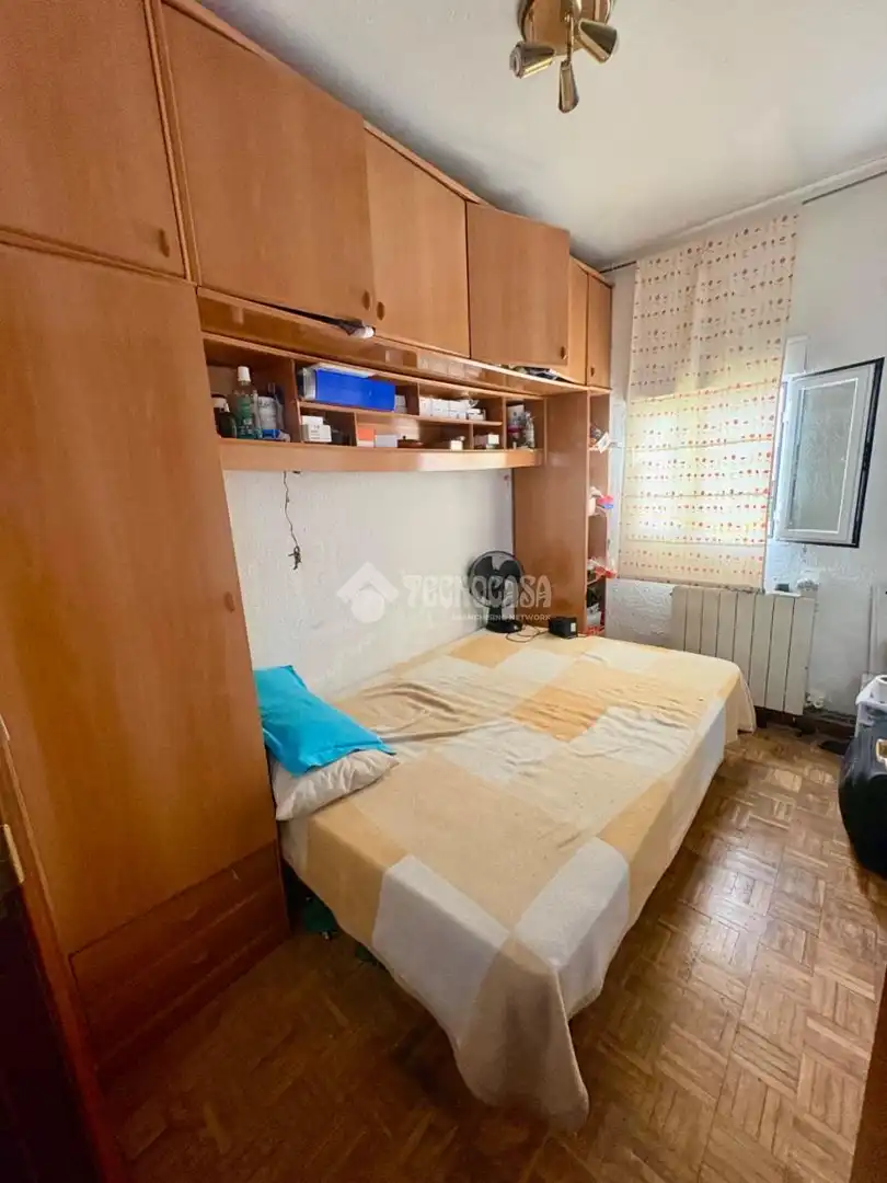 Dormitori de Pis en venda en Madrid amb Calefacció, Terrassa i Balcó