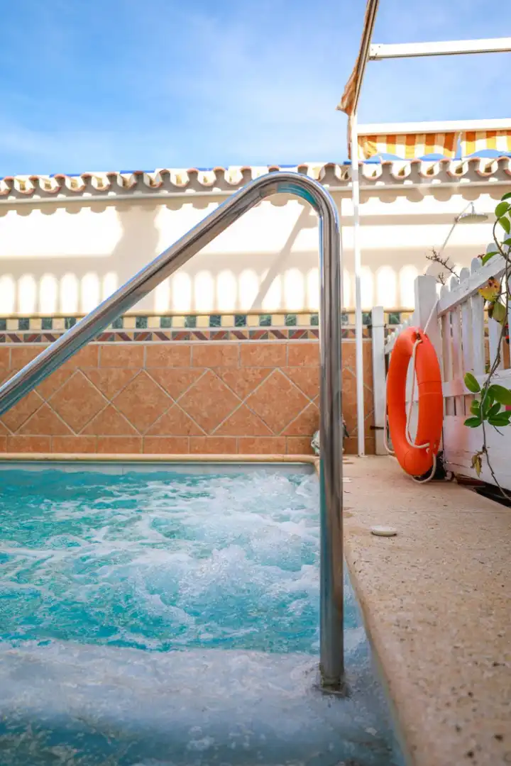 Piscina de Casa o chalet en venta en Pizarra con Aire acondicionado, Calefacción y Jardín privado