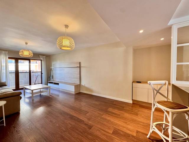 Piso en Venta en  PINDARO en El Cónsul - Ciudad Universitaria - El Romeral